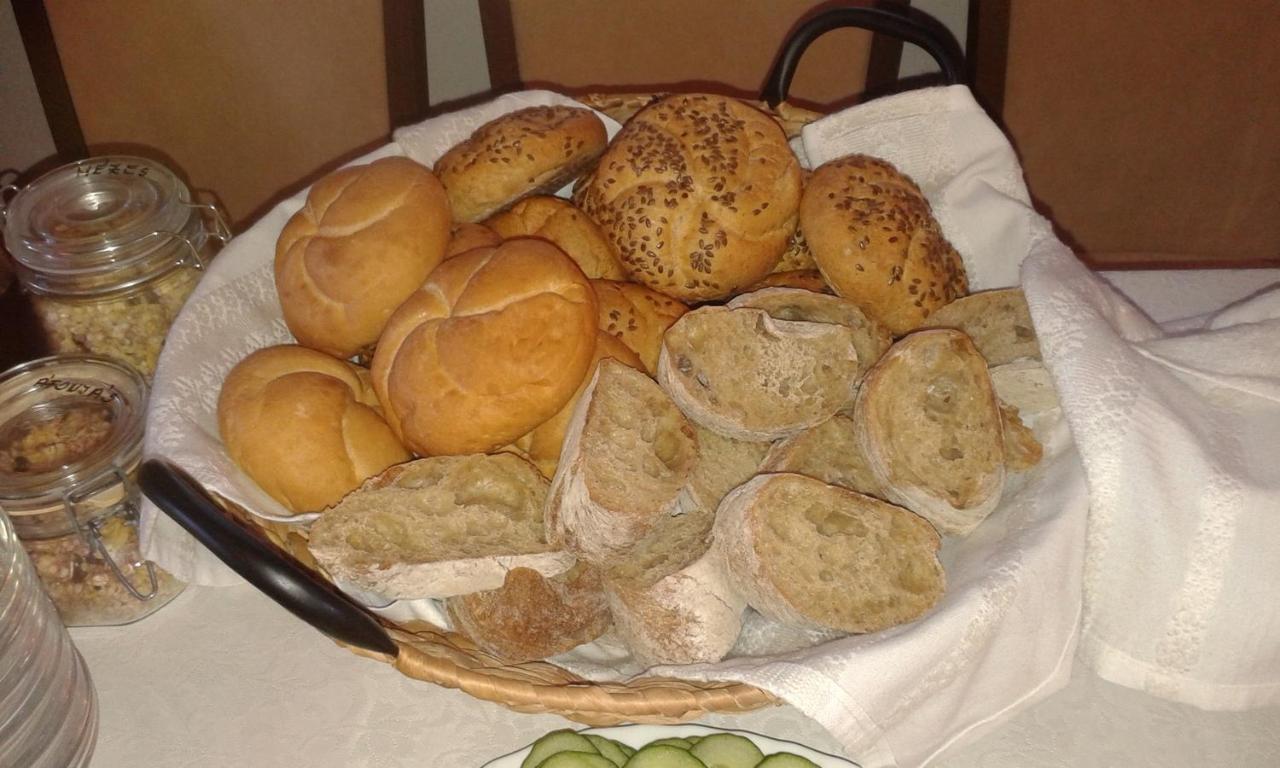 Tiffan'S Pinceszet Es Panzio Hotel Villány Eksteriør billede