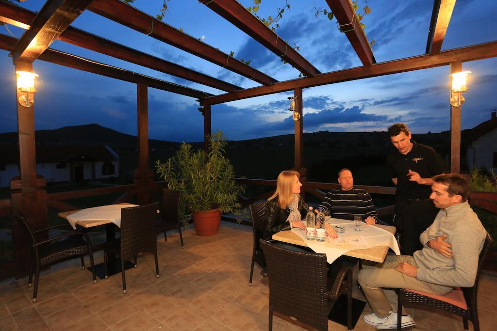 Tiffan'S Pinceszet Es Panzio Hotel Villány Værelse billede