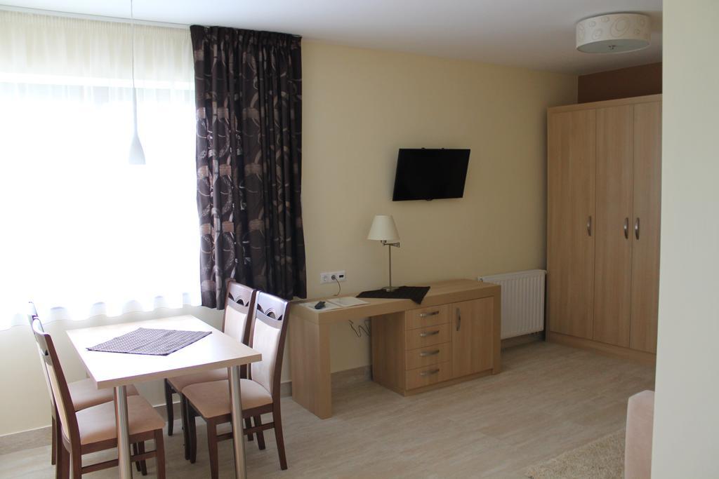 Tiffan'S Pinceszet Es Panzio Hotel Villány Eksteriør billede