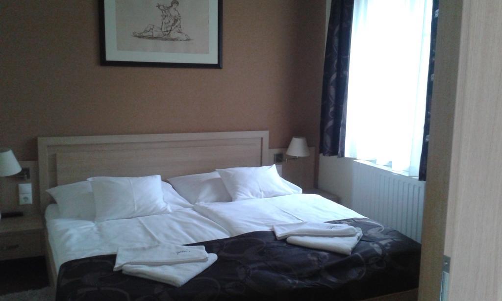Tiffan'S Pinceszet Es Panzio Hotel Villány Eksteriør billede